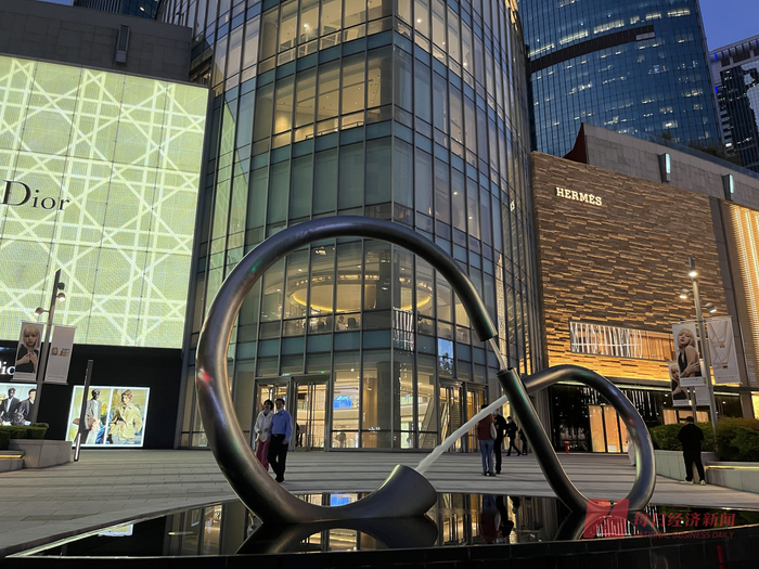 昆明恒隆广场 图片来源：每经记者 刘颂辉 摄