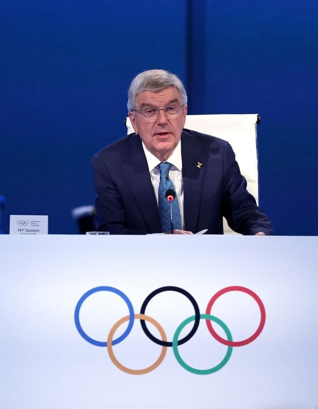 2023年10月15日，国际奥委会主席巴赫在国际奥委会第141次全会上发言。新华社记者 曹灿 摄