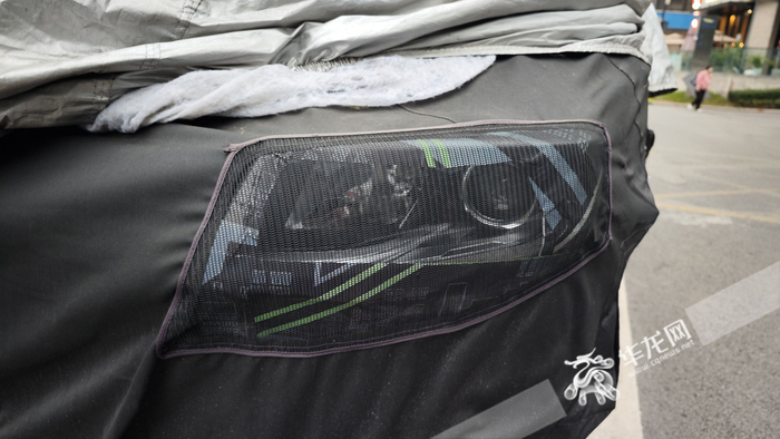 阿维塔12增程版实车谍照。 华龙网 赵广 摄