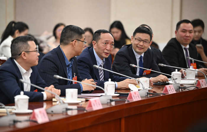 ▲“代表·局长面对面”咨询交流会现场