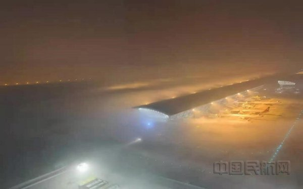 受大雾影响的浦东机场（本文图片由华东空管局提供）