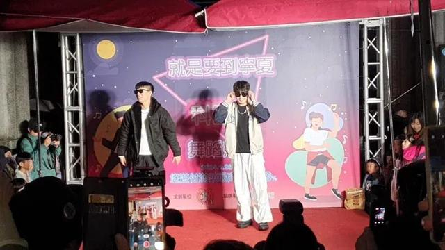 宁夏夜市“科目三”舞蹈竞赛。图片来源：联合新闻网