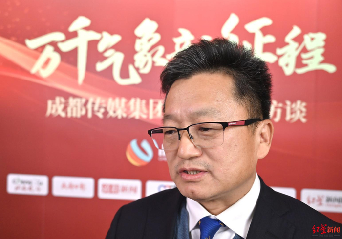 ▲成都市人大代表、中国建筑西南勘察设计研究院有限公司党委书记、董事长朱文汇