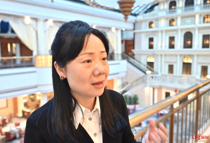 ▲成都市人大代表、成都市东城根街小学党总支书记、总校长赖晗梅