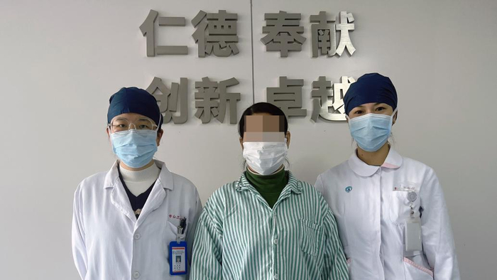 兰阿姨因感染肝片形吸虫病在上海市公共卫生临床中心治疗。院方供图