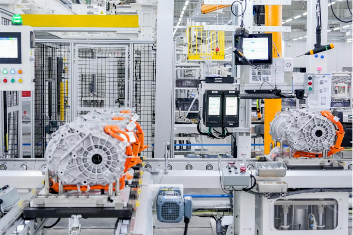 锐湃智能生态电驱工厂生产车间。 广汽埃安供图 华龙网发