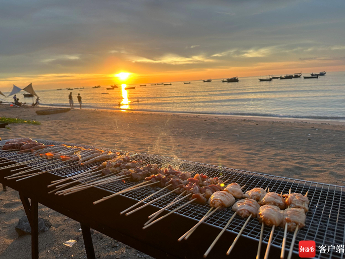 临高慢城生态赶海公园旁的海边。记者 林文泉 摄