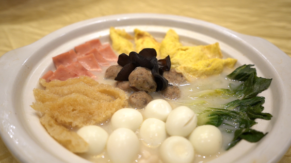 年夜菜"全家福"(央广网发 刘剑忠 摄)