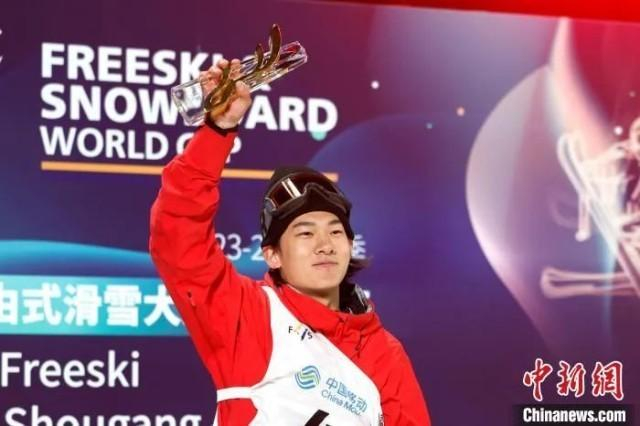 苏翊鸣（资料图 中新社记者 富田 摄）