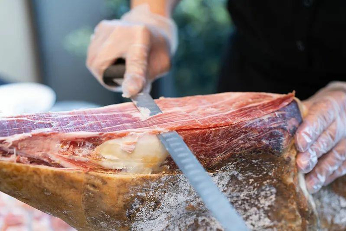 △金华火腿，那可是著名闽菜“佛跳墙”的主力配料