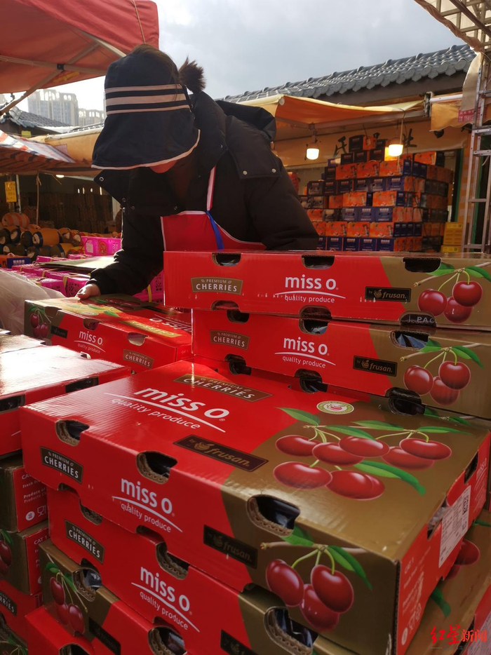 ▲市场上车厘子外包装。