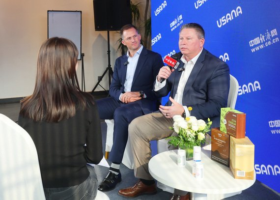 吉姆·布朗和聂怀禹接受中国经济网专访现场