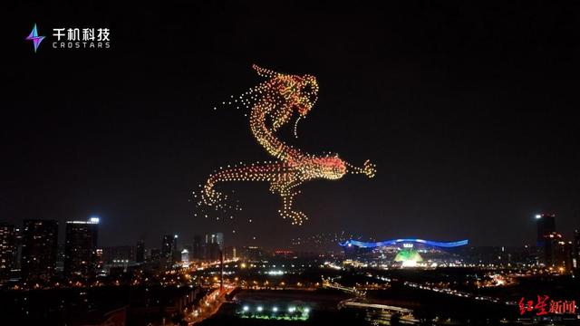 ▲无人机表演呈现“龙”