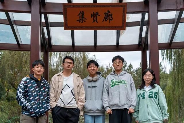 智聊思院团队合影。 受访者供图