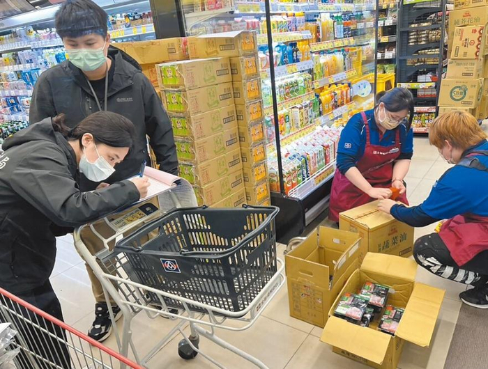 　　多地预防性下架梅花猪肉片。图片来源：台湾“中时新闻网”