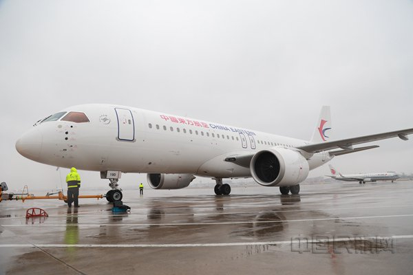 即将推出的、出港启航的C919（胡夕姮/摄）