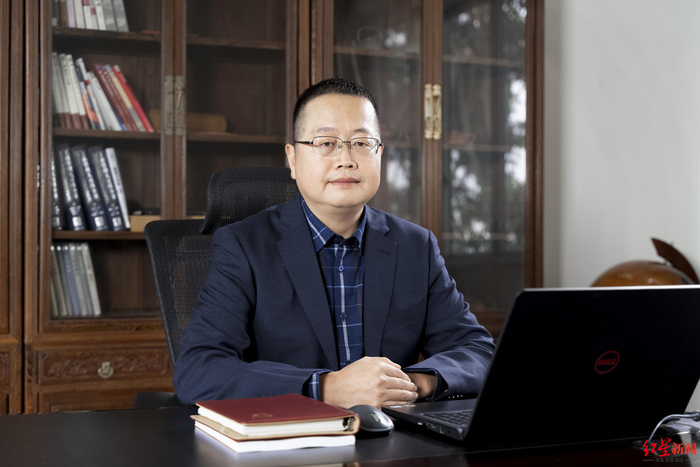 ▲四川远星橡胶有限责任公司董事长赵春