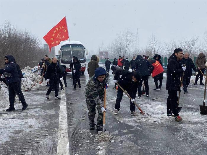 荆州破冰图片