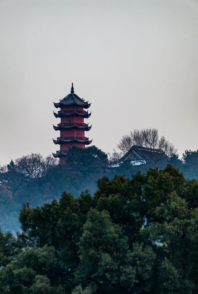 无锡锡山龙光塔 视觉中国供图
