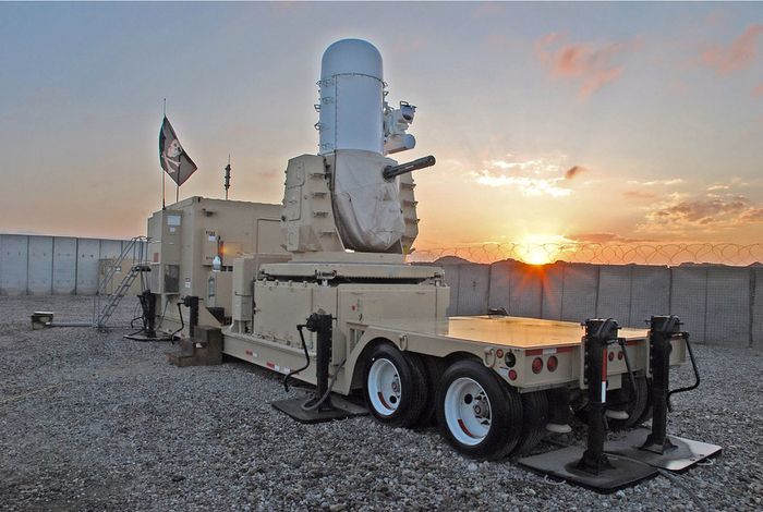 　　（资料图）美国陆军C-RAM防御系统是在“密集阵”舰载近防系统基础上研制的，目前驻伊拉克美军阿萨德空军基地（Al Asad Air Base ）部署了该系统，但遭袭的“Tower 22”并没有配备 图片来源：美国陆军