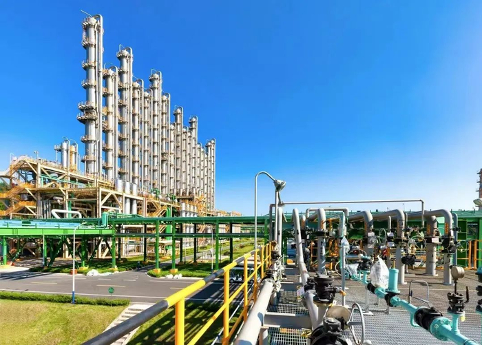 四川永祥一期高纯晶硅项目精馏装置