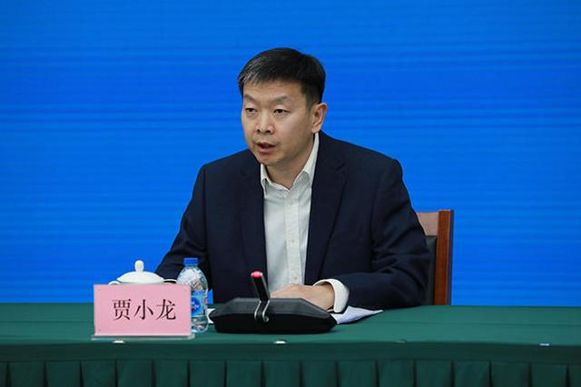 ▲国家气候中心副主任贾小龙 李根 摄