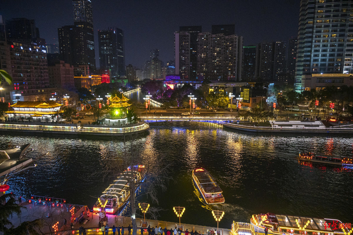 ▲“夜游锦江”新航线首发