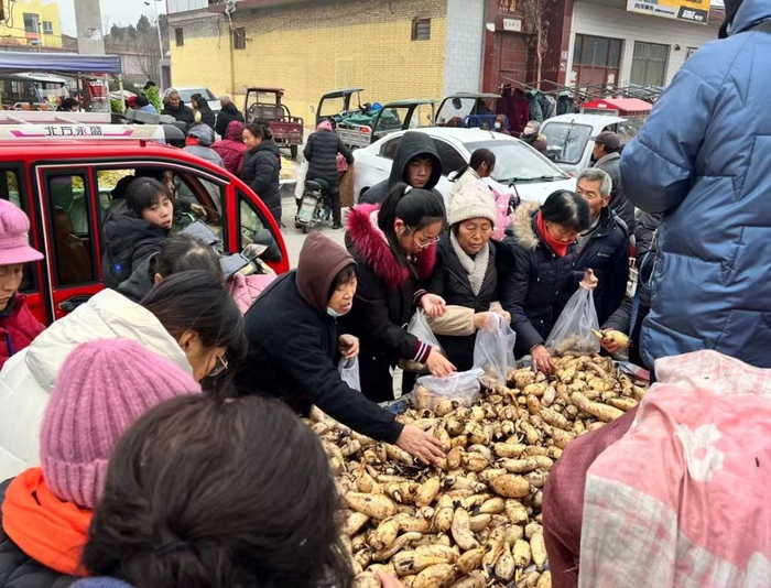 1月31日,山西省闻喜县裴社镇的乡村大集。新华社记者柴婷 摄