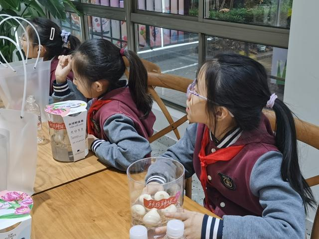 黄浦市民园艺中心定期举办老百姓喜闻乐见的植物科普交流活动。 陈玺撼摄