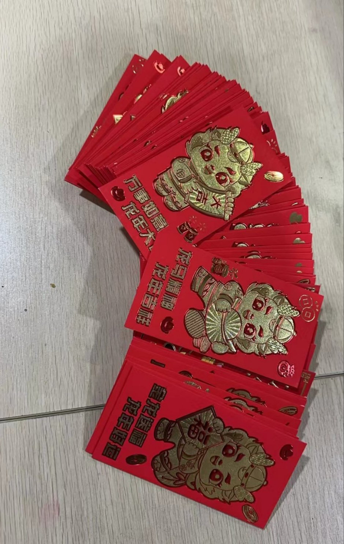 乘客遗忘在出租车上的红包。受访者供图