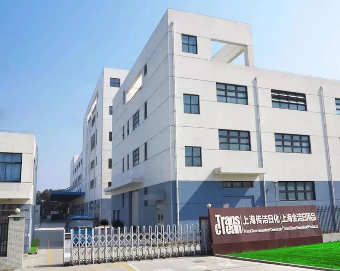 不过清洁洗衣机不是一劳永逸的，你每一次使用都会让洗衣机变脏，所以需要定期清理，不然受害的是自己。