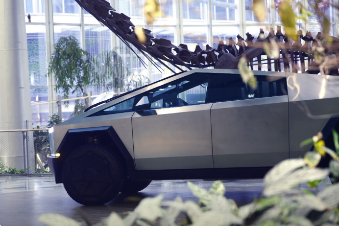 赛博越野旅行车零百加速仅2.7秒。 特斯拉供图 华龙网发