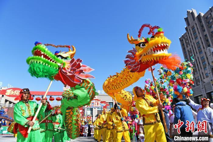 &nbsp;&nbsp;资料图:图为舞龙.吕建民 摄