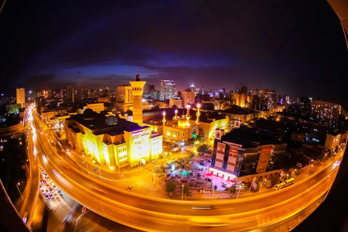 新疆国际大巴扎。新疆雅辞文化供图