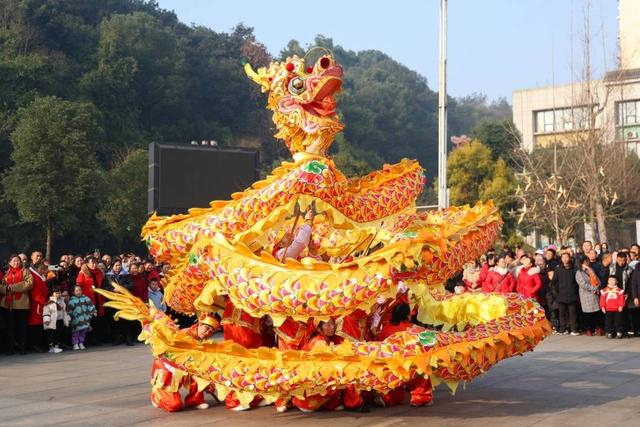 舞龙。李莹糠摄