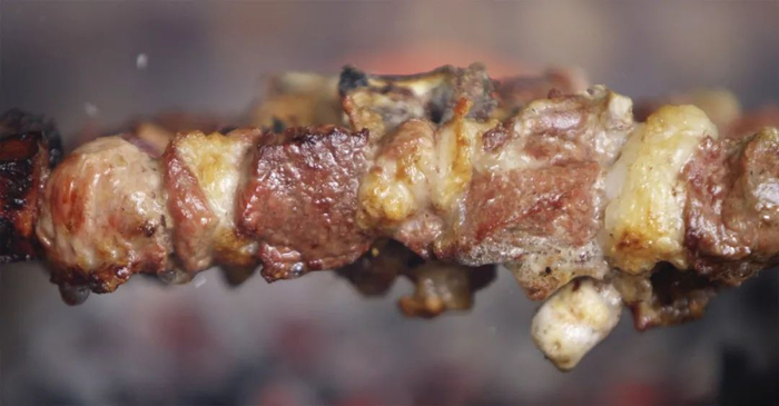 乌鲁木齐特色原味烤肉。新疆雅辞文化供图