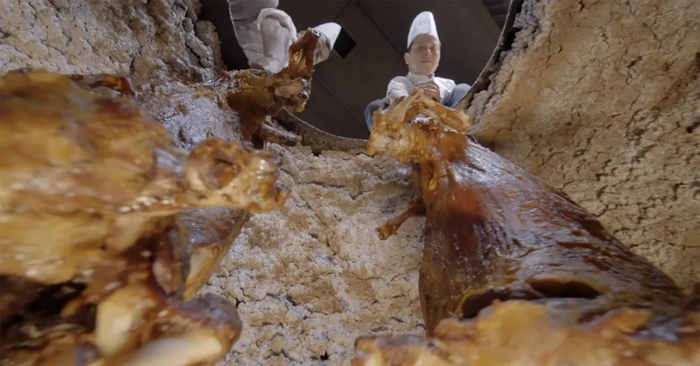 烤全羊。新疆雅辞文化供图