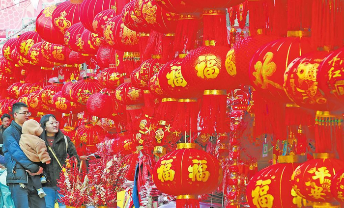 云南:烟火升腾年味浓 市场红火消费旺