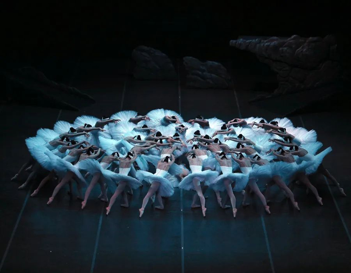 上海芭蕾舞团经典版《天鹅湖》 上海芭蕾舞团提供