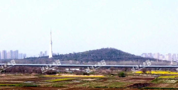 ▲双龙山（田万荣拍摄于2022年3月）