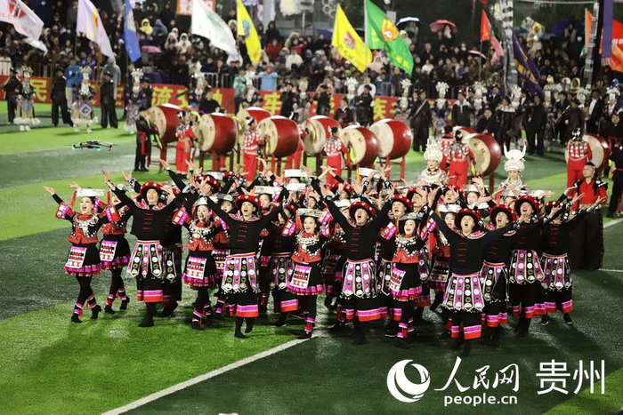 贵州省榕江县“村超村晚”现场。人民网 顾兰云摄