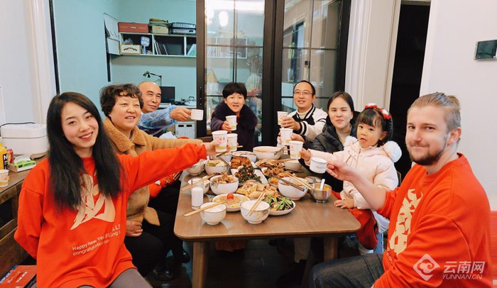 David与家人的年夜饭