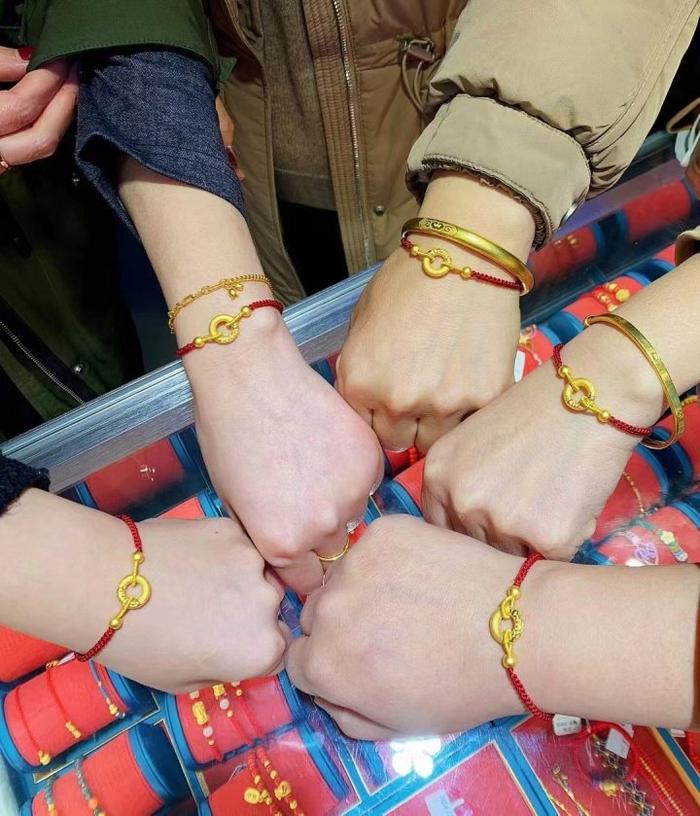 五位闺蜜买的黄金平安扣