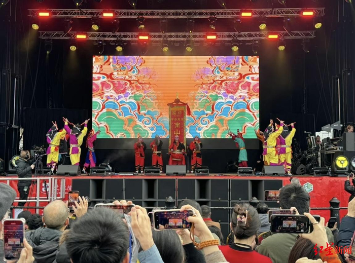 ▲南山英歌队在英国演出
