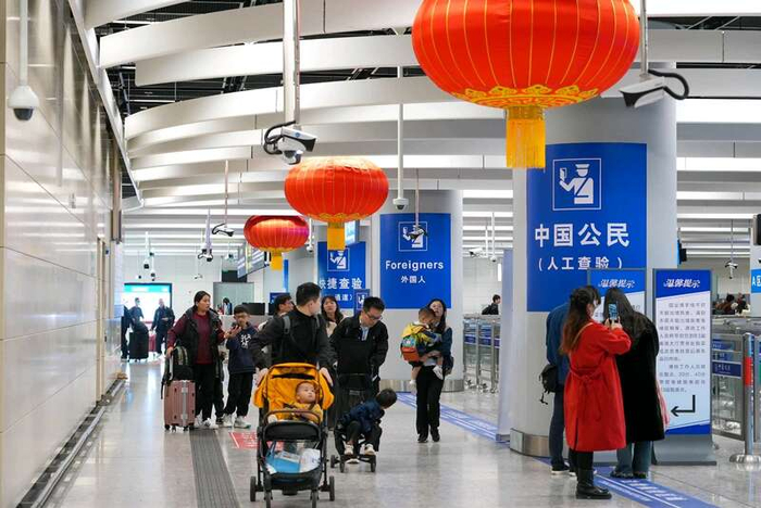 边检部门营造了温馨、高效的通关环境。西九龙边检站供图