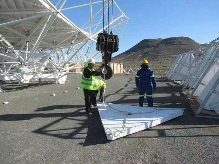 国际大科学工程ska天线安装现场.中国电科网络通信研究院供图