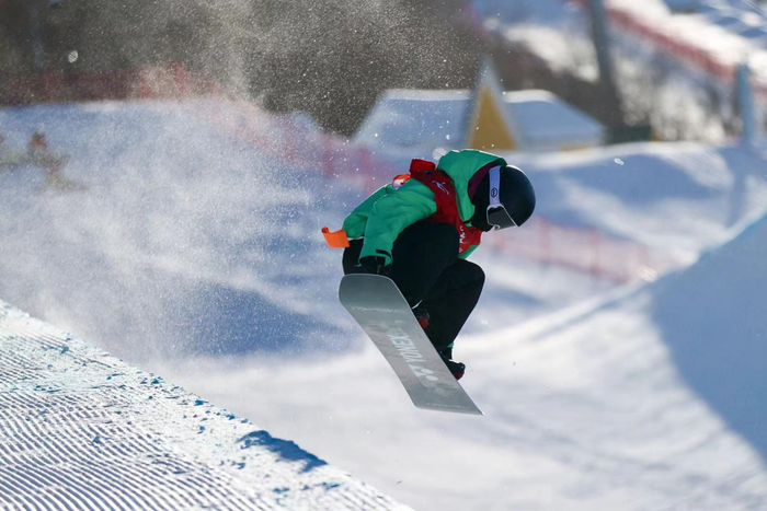 运动员积极备战|单板滑雪|金龙山滑雪场_新浪新闻