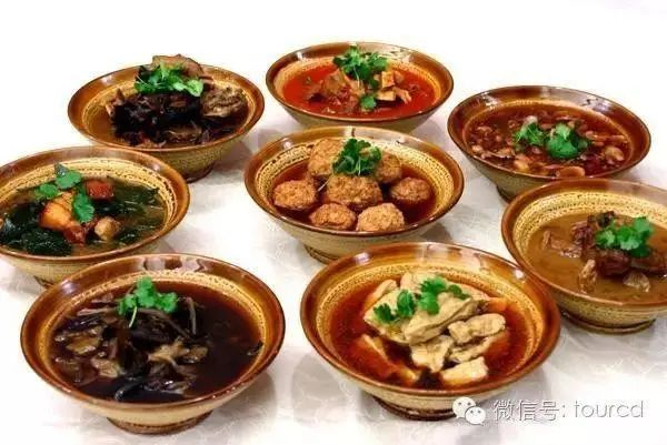 满族八大碗。源于承德文旅微信公众号