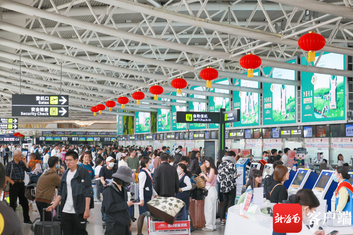 　　三亚凤凰国际机场人流如织。海南机场集团供图