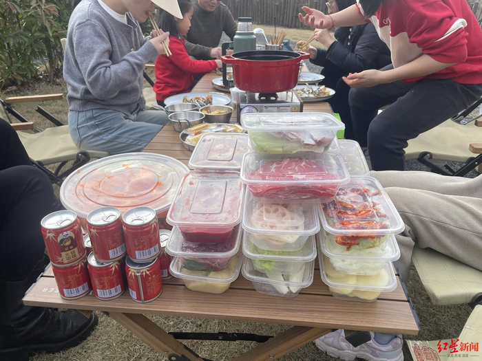 ▲春节期间，成都彭州市的“无人机外卖”